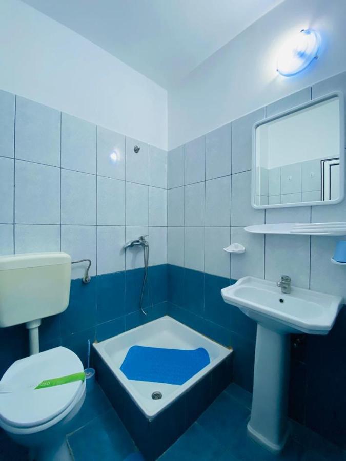 Pierre La Tarmul Marii -Primim Vouchere Vacanta Hostel Costinești Kültér fotó